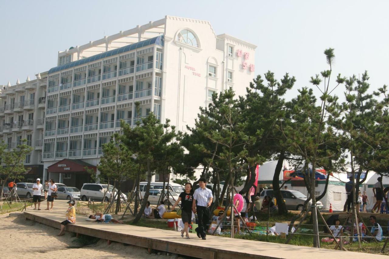 Time Motell Gangneung Exteriör bild